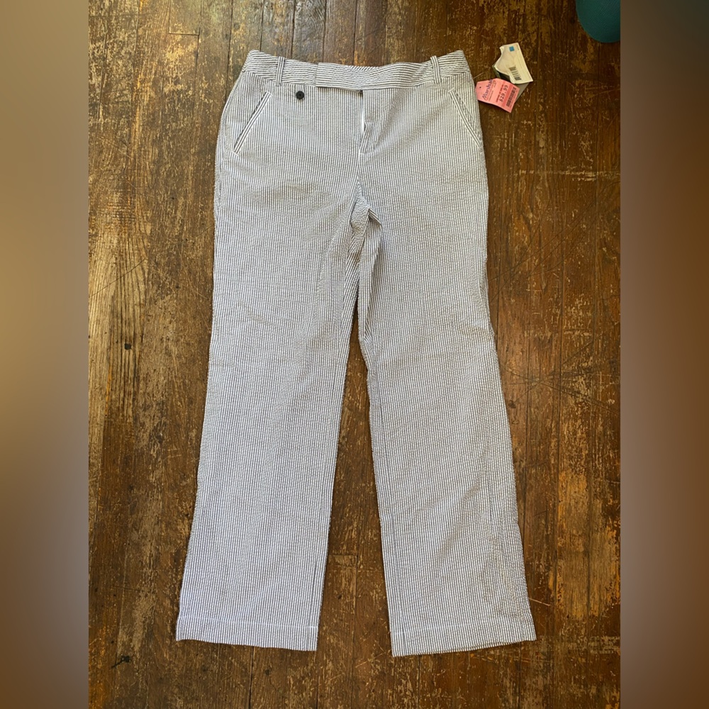 Liz Claiborne Women’s Seersucker Chinos size 10 NWT
